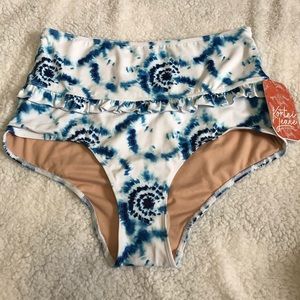 Kortni Jeane L mid-ruffle bottoms